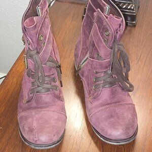 Burgundy Distressed Dolce Vita Boots Sz 7.5